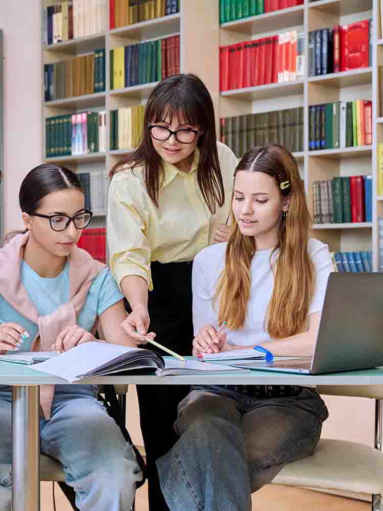 7-12 ELA AAT Pathway Teacher with Students